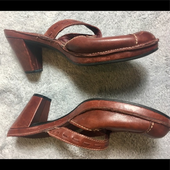 Clark’s Artisans Red Leather Slide Heels 8M - Picture 3 of 5